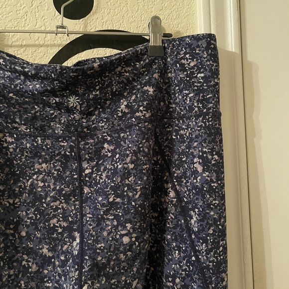 Athleta Womens work out capris blue size XL pre-owned - Picture 11 of 12